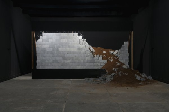 Sara Ramo & Cinthia Marcelle, Grand Illusion, 2010