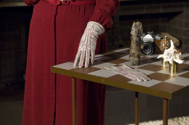 Ursula Mayer, The Lunch in Fur | Le D�jeuner en Fourrure, <br/>2008, 16mm film, 7,30 min<br/>Image � Ursula Mayer, Courtesy Juliette Jongma, Amsterdam<br/>