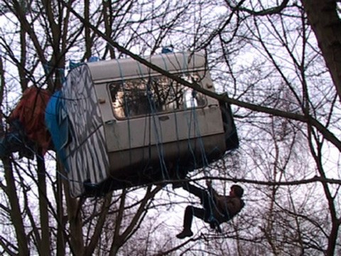 Esc, 2004 (video still)